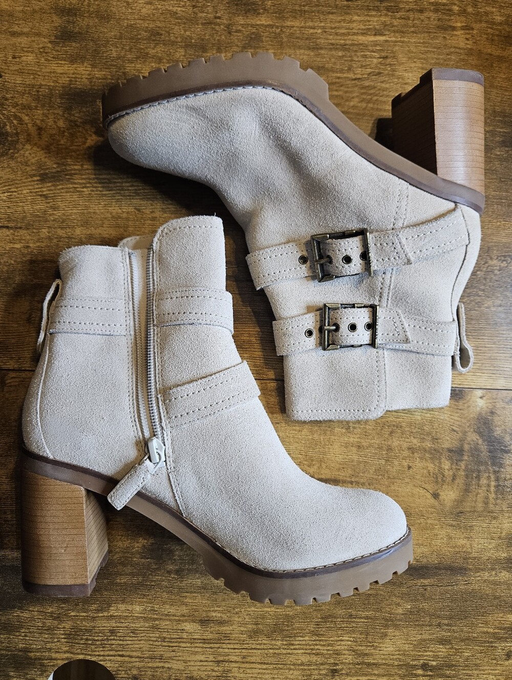 New Cole Haan Foster Double Buckle Bootie Tan Size 6B Suede Side Zip Rub Mark
